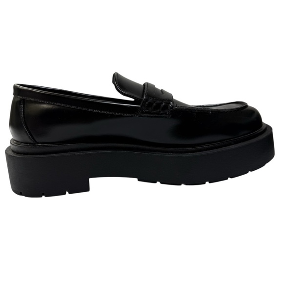 H&M Chunky Black Loafers.
Size 41 - Picture 3 of 11